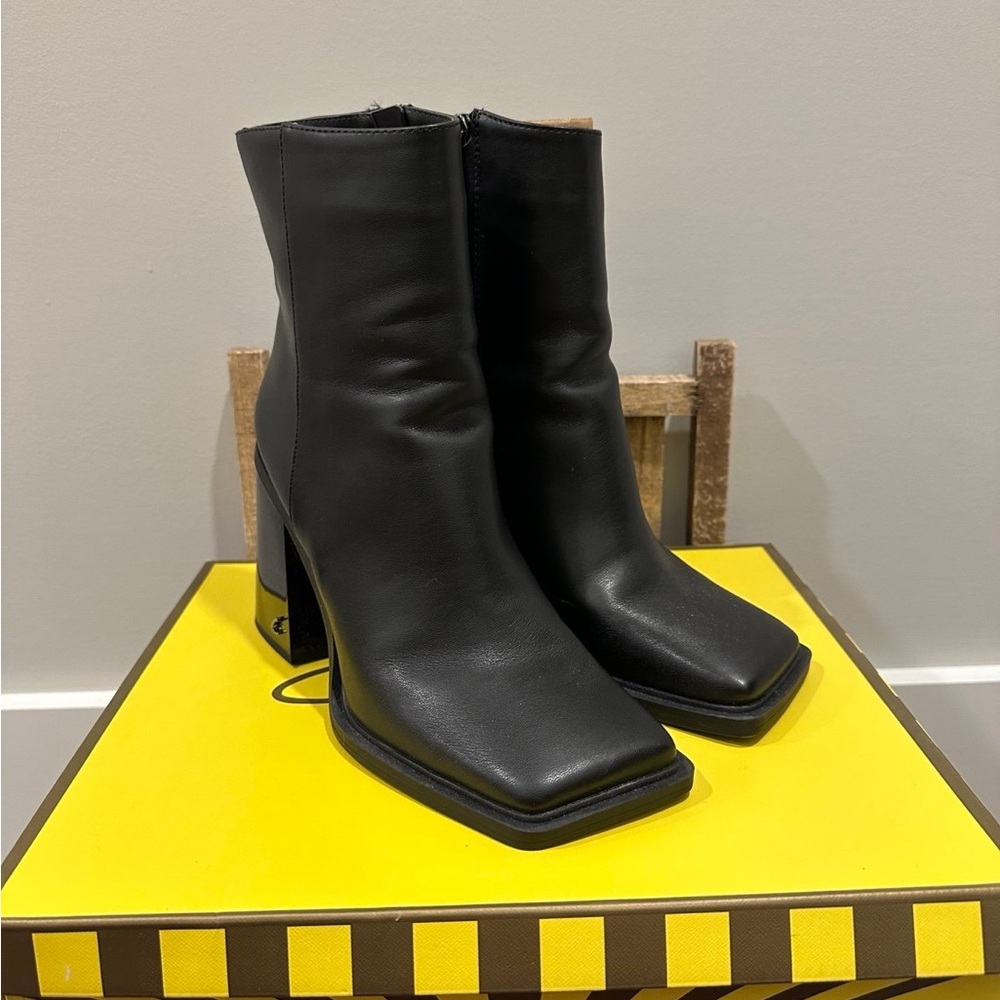 Circus NY Layla 2 Bootie vegan leather
BLACK heeled boots